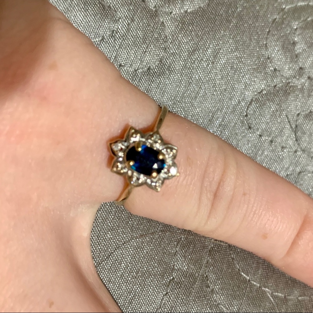 10K solid gold natural sapphire ring with diamonds